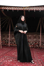 ⁦عباية نص بشت شمواه بتطرير اسود على اكتاف عباية⁩ - الصورة ⁦5⁩