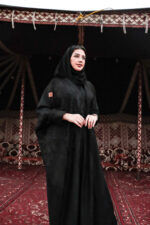 عباية نص بشت شمواه بتطرير اسود على اكتاف عباية