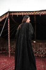 ⁦عباية نص بشت شمواه بتطرير اسود على اكتاف عباية⁩ - الصورة ⁦10⁩