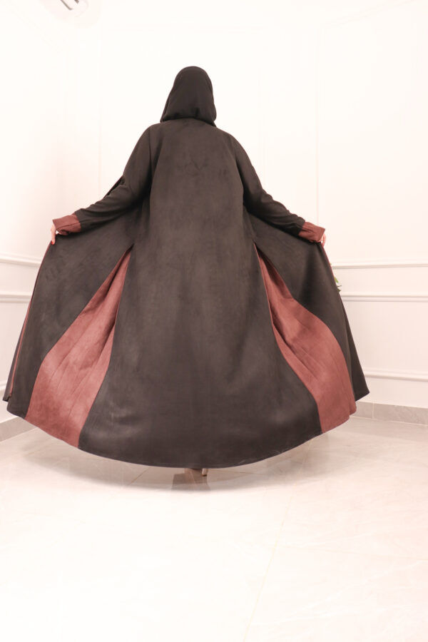 ⁦عبايه شامواه ربع كلوش محدده ببني و باكمام معصم⁩ - الصورة ⁦2⁩