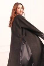 ⁦عبايه شامواه ربع كلوش محدده اسود و باكمام معصم⁩ - الصورة ⁦2⁩