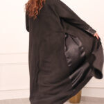 ⁦عبايه شامواه ربع كلوش محدده اسود و باكمام معصم⁩ - الصورة ⁦4⁩