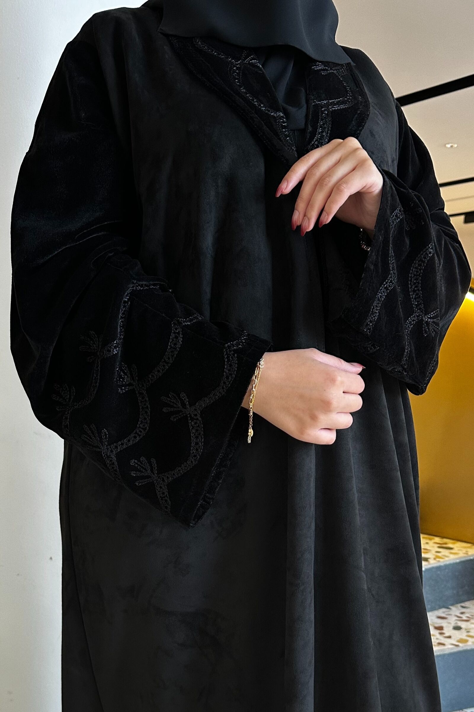 ZA-0503 (7) عباية بقصه A شتوية شامواه مع تداخل المخمل ربع كلوش - الصورة 1