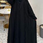 ⁦عبايه فكرو لياقه و جيوب بزراير على اكمام⁩ - الصورة ⁦5⁩