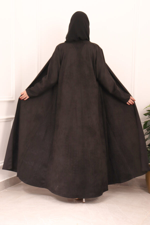 ⁦عبايه شامواه اسود بتطرزه اسود من اجناب⁩ - الصورة ⁦13⁩