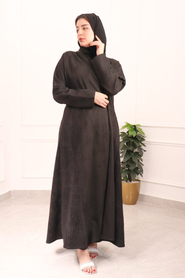 ⁦عبايه شامواه اسود بتطرزه اسود من اجناب⁩ - الصورة ⁦8⁩