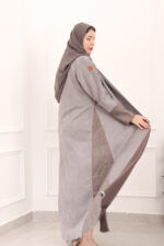 ⁦عبايه شامواه رصاصي بتطرزه من اجناب⁩ - الصورة ⁦2⁩