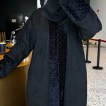 ⁦عبايه شامواه فروه شتوي اسود⁩ - الصورة ⁦9⁩