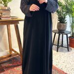 ⁦عبايه بدقات بكم مفصول مشجره بلاسود و نحاسي⁩ - الصورة ⁦4⁩