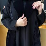 ⁦عبايه لياقه و مكسره من اجناب بمخمل⁩ - الصورة ⁦5⁩