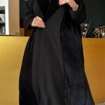 ⁦عبايه لياقه و مكسره من اجناب بمخمل⁩ - الصورة ⁦7⁩