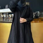 ⁦عبايه فكرو لياقه و جيوب بزراير على اكمام محدده⁩ - الصورة ⁦3⁩