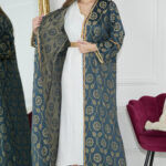 ⁦جلابيه اخضر جاكار مشجره بتصميم طبقتين وشريط فصوص⁩ - الصورة ⁦3⁩