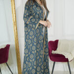 ⁦جلابيه اخضر جاكار مشجره بتصميم طبقتين وشريط فصوص⁩ - الصورة ⁦4⁩