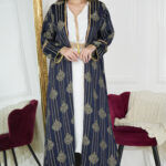 ⁦جلابية جاكار مشجره كحلي و شريط فصوص⁩ - الصورة ⁦6⁩