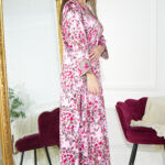 ⁦جلابيه وردي مخاوير اماراتيه بفصوص من حلق⁩ - الصورة ⁦5⁩