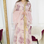 ⁦جلابية مشجرة باكمام كلوش لون وردي مع شريط شك⁩ - الصورة ⁦2⁩