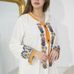 ⁦جلابيه ابيض مغربيه بتطرز شك من امام⁩ - الصورة ⁦6⁩