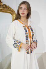 ⁦جلابيه ابيض مغربيه بتطرز شك من امام⁩ - الصورة ⁦6⁩