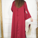 ⁦جلابيه عنابي بفصوص محدد من امام و اكتاف⁩ - الصورة ⁦4⁩