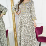 ⁦جلابيه رمادي مخاوير اماراتيه بحلق محدد و فصوص (2)⁩ - الصورة ⁦4⁩