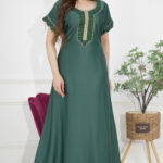 جلابيه زيتي مطرزه تطريز كبيوتر من امام مع فصوص