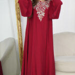 ⁦جلابيه احمر بخرز من صدر منتد الى اكتاف⁩ - الصورة ⁦2⁩