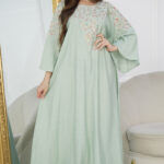 ⁦جلابيه تيفاني بخرز من صدر منتد الى اكتاف⁩ - الصورة ⁦5⁩