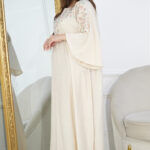 ⁦جلابيه بيج بخرز من صدر منتد الى اكتاف⁩ - الصورة ⁦4⁩