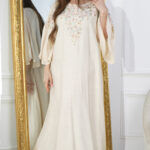 ⁦جلابيه بيج بخرز من صدر منتد الى اكتاف⁩ - الصورة ⁦5⁩