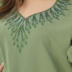 ⁦جلابيه تيفاني خليجى بتطريز شك و فصوص من امام⁩ - الصورة ⁦7⁩