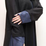 عباية بقصه A شامواه ربع كلوش محدده بكحلي و بأكمام معصم