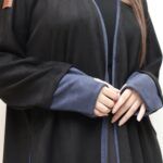 ⁦عباية بقصه A شامواه ربع كلوش محدده بكحلي و بأكمام معصم⁩ - الصورة ⁦4⁩