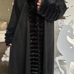 ⁦عباية فروه شتوي اسود⁩ - الصورة ⁦2⁩