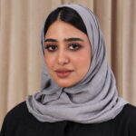 ⁦طرحه رمادي لنن⁩ - الصورة ⁦2⁩