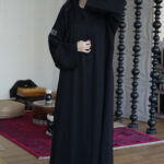 ⁦عباية كلوش بتطريز خيوط مخفي من اجناب⁩ - الصورة ⁦2⁩