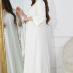 ⁦جلابيه ابيض خليجى بتطريز شك و فصوص من امام⁩ - الصورة ⁦5⁩