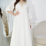 جلابيه ابيض خليجى بتطريز شك و فصوص من امام