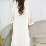 ⁦جلابيه ابيض بشك خرز بشكل مميز⁩ - الصورة ⁦4⁩