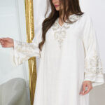 ⁦جلابيه ابيض بشك خرز بشكل مميز⁩ - الصورة ⁦5⁩