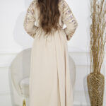 ⁦جلابية بيج مطرزه بترتر⁩ - الصورة ⁦5⁩