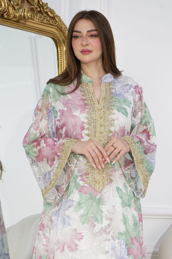 ⁦جلابية مشجره بموف بتطريز ذهبي⁩ - الصورة ⁦2⁩