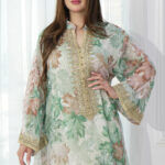 ⁦جلابية مشجره باخضر بتطريز ذهبي⁩ - الصورة ⁦3⁩