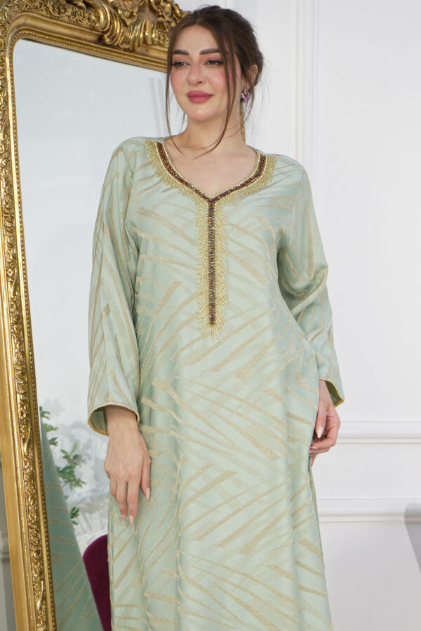 ⁦جلابيه تيفاني جاكار مطرزه من بشك من امام⁩ - الصورة ⁦7⁩