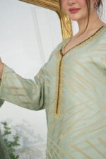 ⁦جلابيه تيفاني جاكار مطرزه من بشك من امام⁩ - الصورة ⁦6⁩