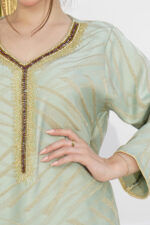 ⁦جلابيه تيفاني جاكار مطرزه من بشك من امام⁩ - الصورة ⁦4⁩