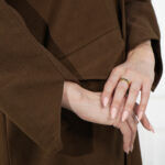 ⁦عباية جملي شتوية رسمية جوخ بقصة ربع كلوش⁩ - الصورة ⁦6⁩