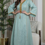 ⁦جلابيه جاكار بشريط شك ذهبي من امام⁩ - الصورة ⁦2⁩