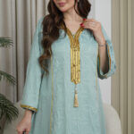 ⁦جلابيه جاكار بشريط شك ذهبي من امام⁩ - الصورة ⁦4⁩