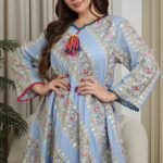 ⁦جلابيه سماوي بترتر على شكل خطوط⁩ - الصورة ⁦5⁩